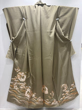 Load image into Gallery viewer, プレミアム　渋緑　鶴　梅　菊　松　仮絵羽［4570191716913］
