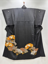 Load image into Gallery viewer, プレミアム　黒留　扇面吉祥花文　駒刺繍　総刺繍　金糸［4570191716258］
