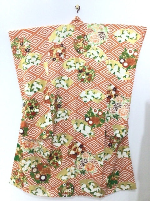 Furisode (long-sleeved kimono) in orange and white, featuring diamond, round floral, and fan-shaped floral patterns. [4570191655700]