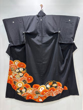 Load image into Gallery viewer, 黒留　菊尽くし　駒刺繍　金彩［4570191717699］
