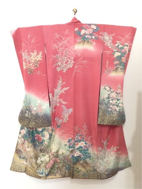 Pink furisode kimono with peony, chrysanthemum, bellflower, and carnation motifs [4570191655335]