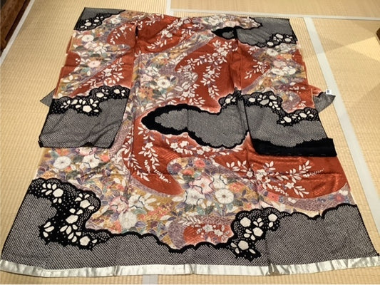 Furisode (long-sleeved kimono) in reddish-brown with black tie-dye [4570191658572]