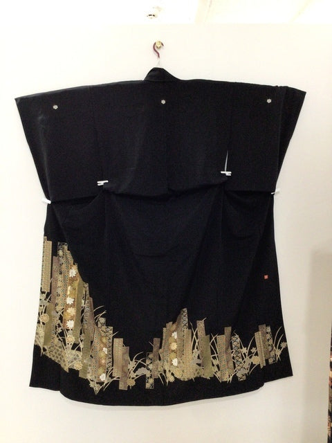 Black formal kimono, Shoka design, auspicious floral and pine motif, gold leaf [4570191711772]