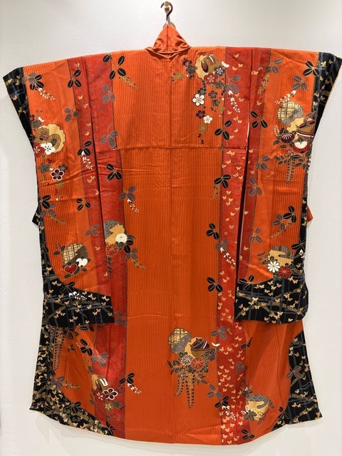 オレンジ　黒　赤　糸巻き 扇 金糸 金彩［4570191713394］