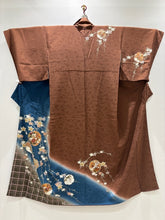 Load image into Gallery viewer, 赤茶　赤紫　ターコイズ　ベージュ　雪輪御所車草花文　暈し染め　金彩［4570191717859］
