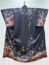 Load image into Gallery viewer, 青み グレー 紫 橘 枝 暈し染め 駒刺繍 金糸 金彩 ［4570191718436］
