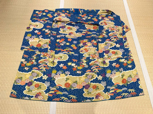 Small patterned kimono, blue background, cloud pattern, pine and flower design [4570191650965]