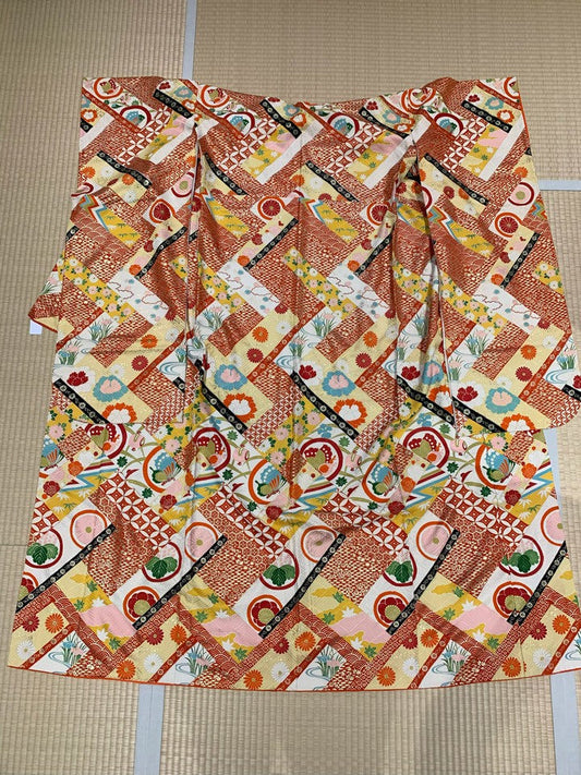 Furisode (long-sleeved kimono) with all-over pattern, vermilion red [4570191651320]