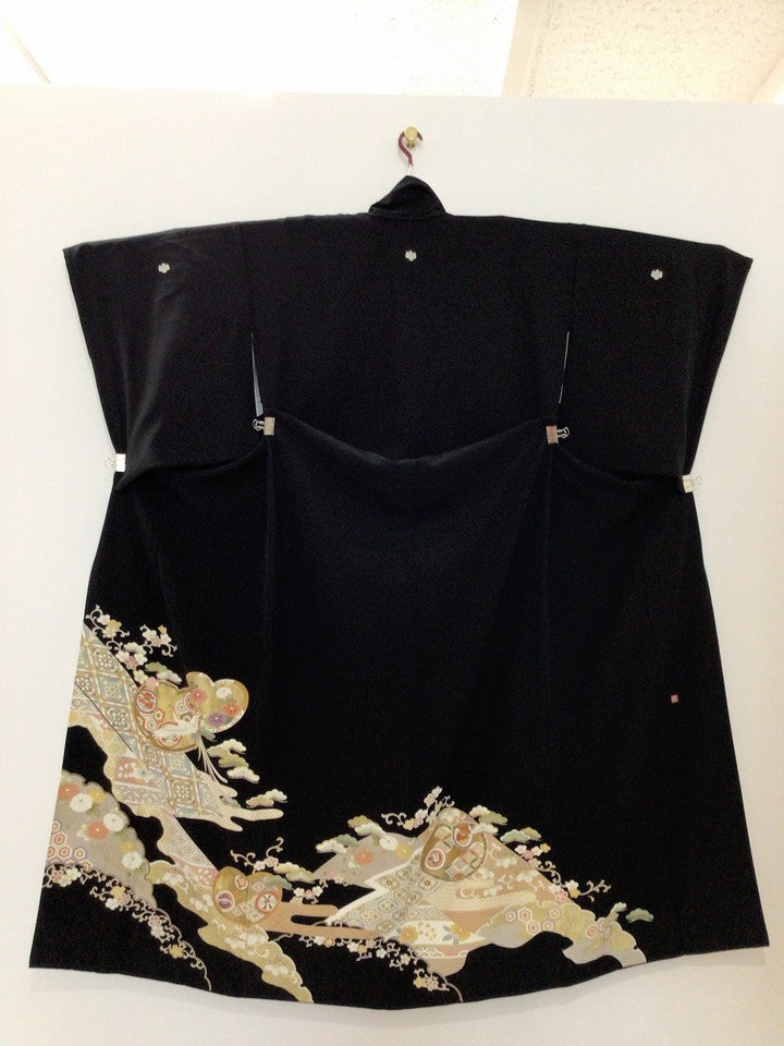 黒留　鳳凰　金駒刺繍　花菱　菊　松　唐草　山 [4570191655779]