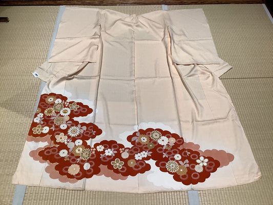 Colored formal kimono, beige, cloud and chrysanthemum pattern [4570191658732]