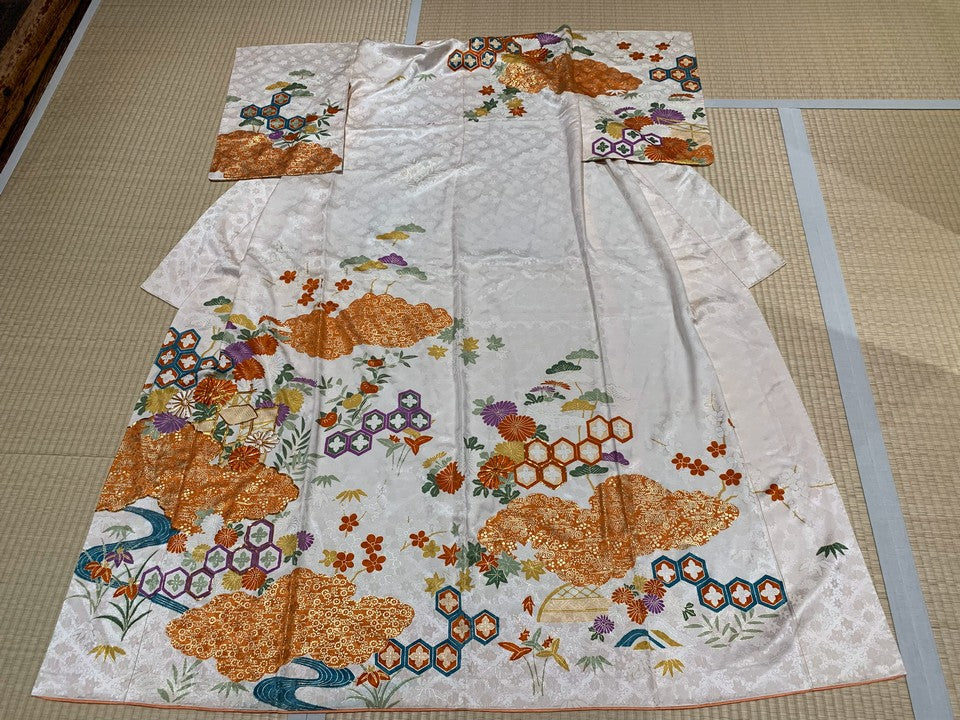 白　菊　金駒　花柄 [4570191658909]