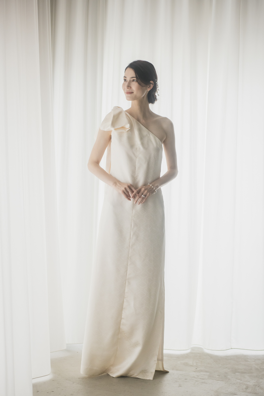 One-Shoulder Ribbon Wedding Dress